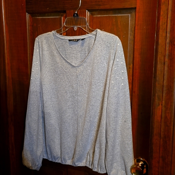 IMAN Sweaters - Iman Grey Sweater w Accent sleeves